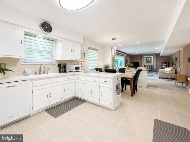 245 TOLL DR, Southampton, PA 18966