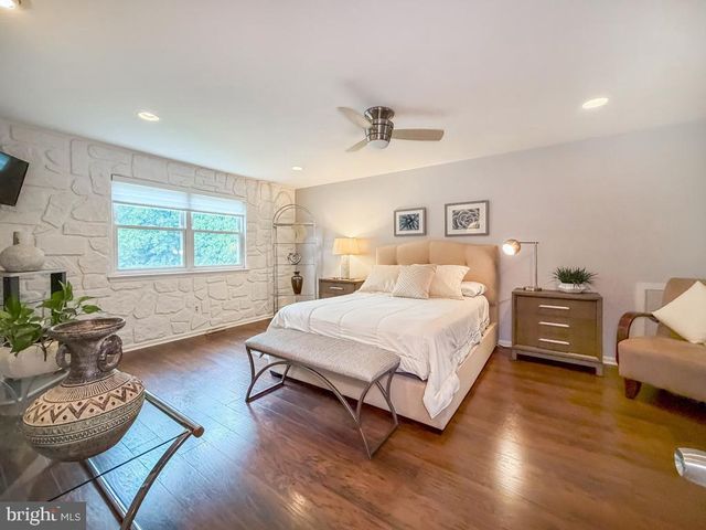 245 TOLL DR, Southampton, PA 18966