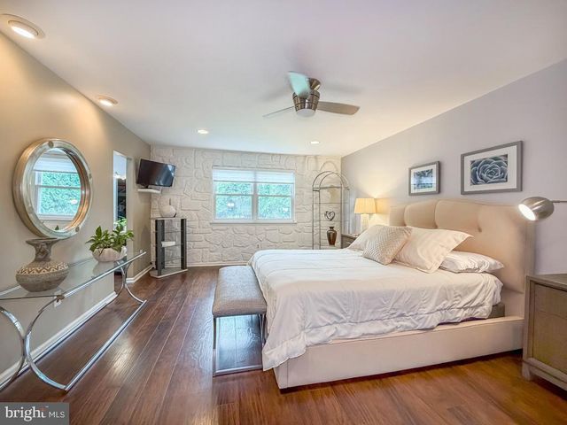 245 TOLL DR, Southampton, PA 18966