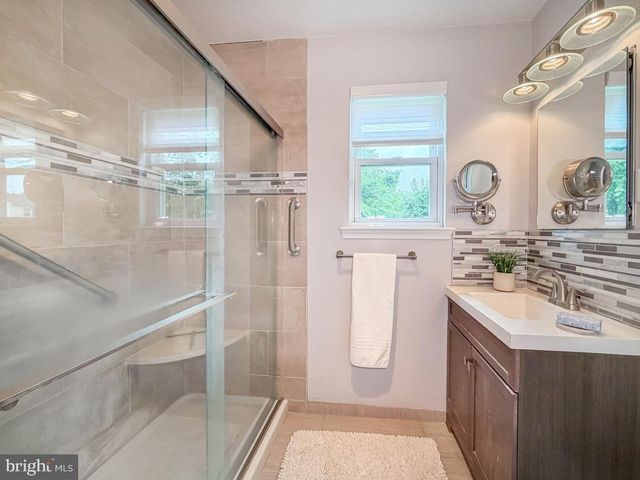 245 TOLL DR, Southampton, PA 18966