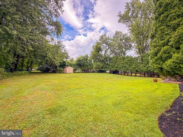 245 TOLL DR, Southampton, PA 18966