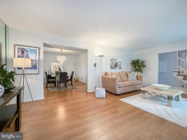 245 TOLL DR, Southampton, PA 18966