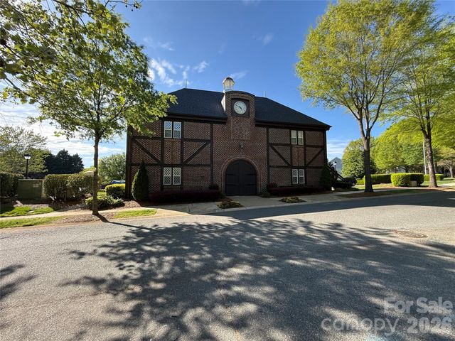 8033 Cottsbrooke Drive, Huntersville, NC 28078