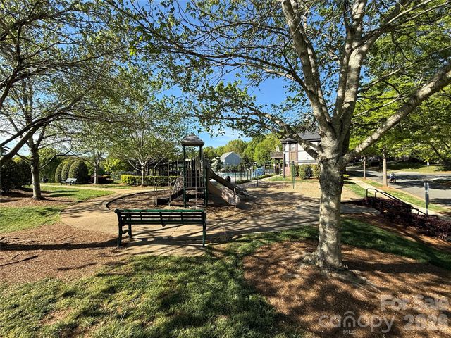 8033 Cottsbrooke Drive, Huntersville, NC 28078