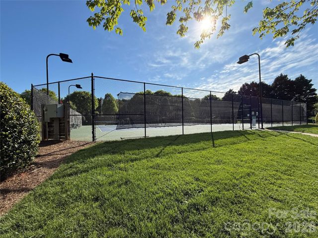 8033 Cottsbrooke Drive, Huntersville, NC 28078