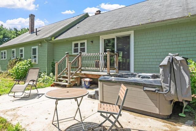 361 Mulpus Rd, Lunenburg, MA 01462