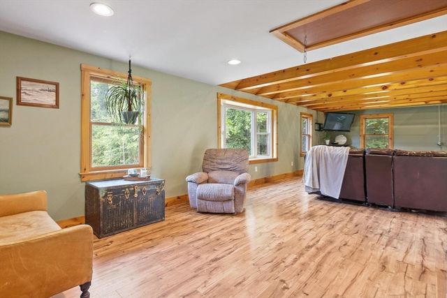 361 Mulpus Rd, Lunenburg, MA 01462