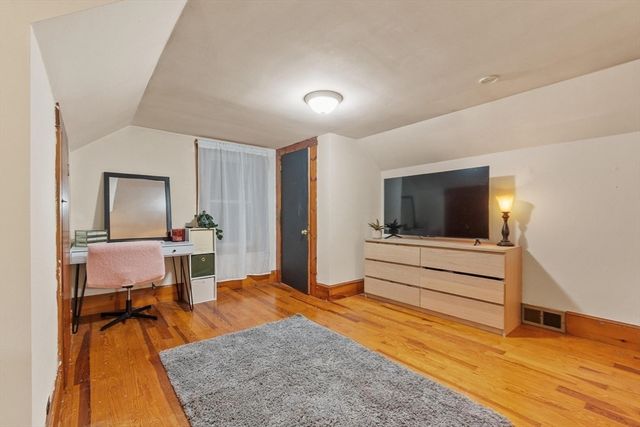361 Mulpus Rd, Lunenburg, MA 01462
