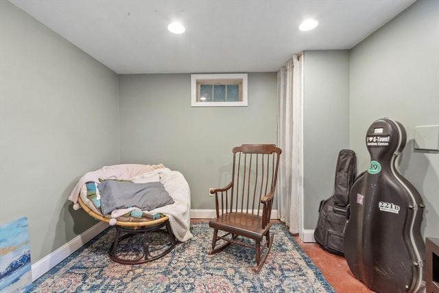 361 Mulpus Rd, Lunenburg, MA 01462