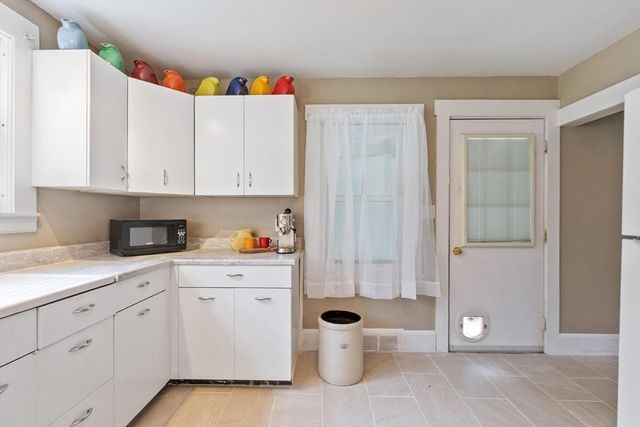 361 Mulpus Rd, Lunenburg, MA 01462