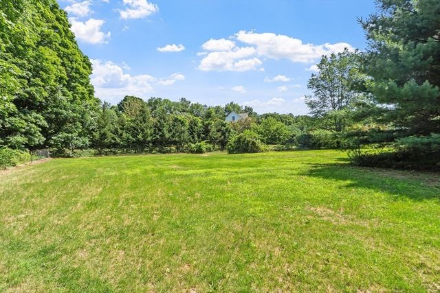 361 Mulpus Rd, Lunenburg, MA 01462