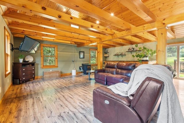 361 Mulpus Rd, Lunenburg, MA 01462