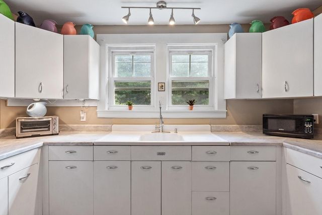 361 Mulpus Rd, Lunenburg, MA 01462