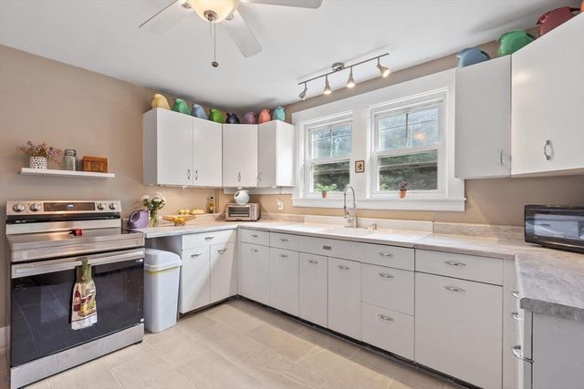 361 Mulpus Rd, Lunenburg, MA 01462