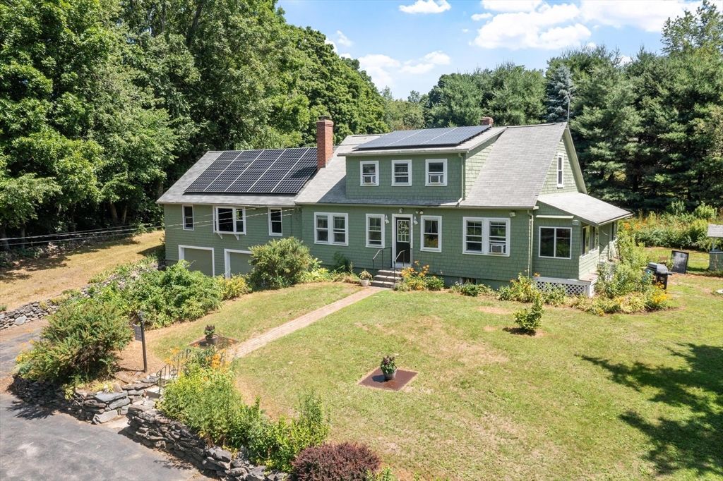 361 Mulpus Rd, Lunenburg, MA 01462