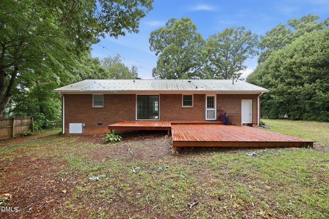702 N 9th Street, Mebane, NC 27302