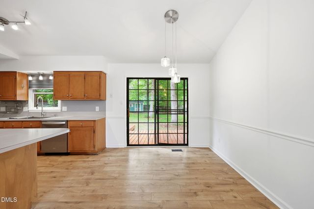 702 N 9th Street, Mebane, NC 27302
