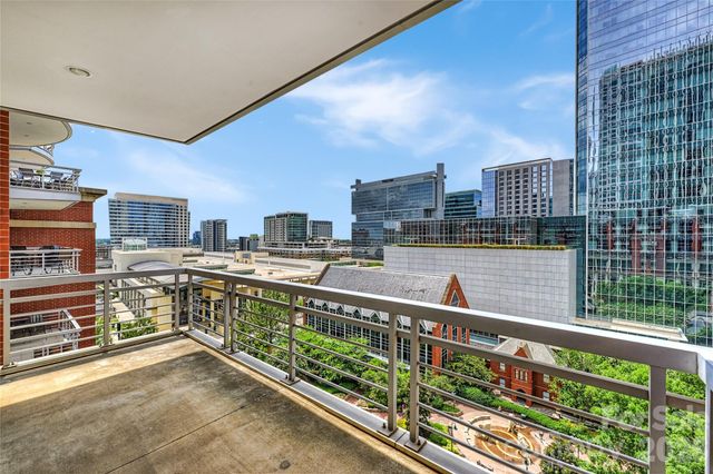 435 S Tryon Street 703, Charlotte, NC 28202