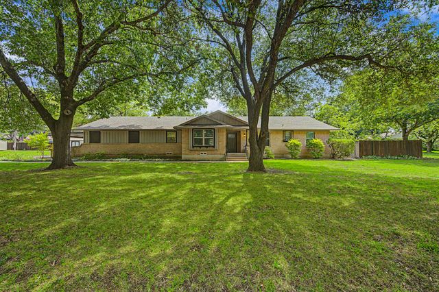 106 Pecan Creek Street, Red Oak, TX 75154