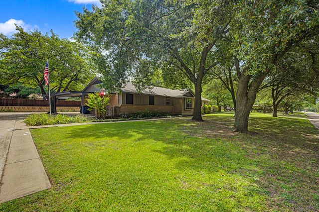 106 Pecan Creek Street, Red Oak, TX 75154