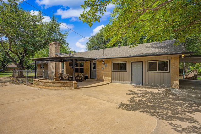 106 Pecan Creek Street, Red Oak, TX 75154