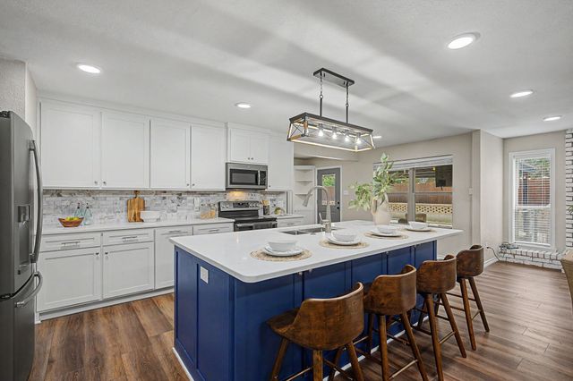 106 Pecan Creek Street, Red Oak, TX 75154