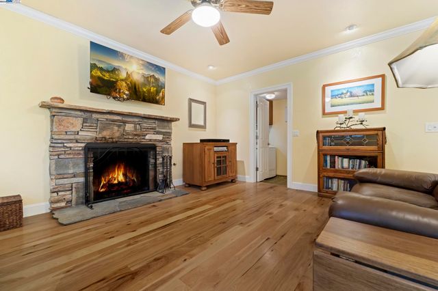 5145 Springdale Ave, Pleasanton, CA 94588