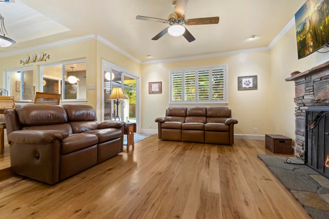 5145 Springdale Ave, Pleasanton, CA 94588