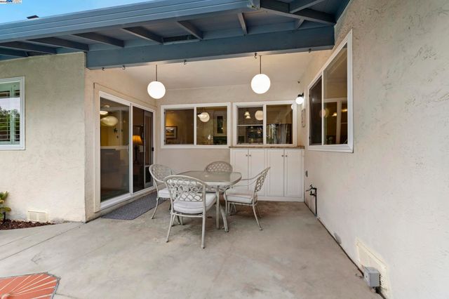 5145 Springdale Ave, Pleasanton, CA 94588