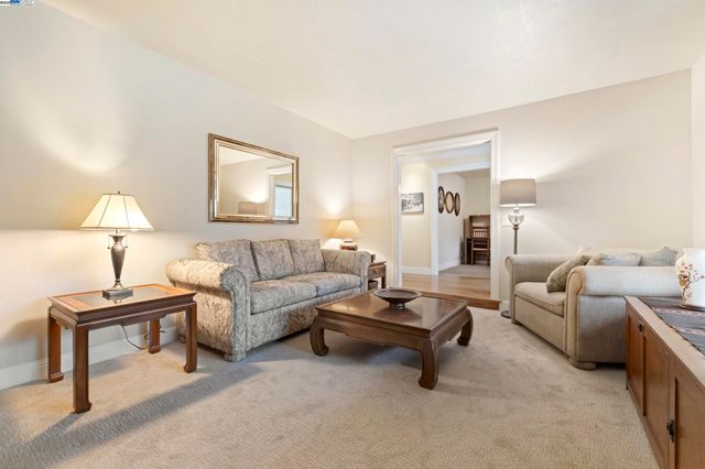 5145 Springdale Ave, Pleasanton, CA 94588