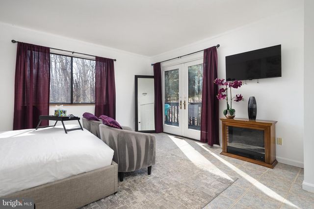 1616 MOUNTAIN RD, Haymarket, VA 20169