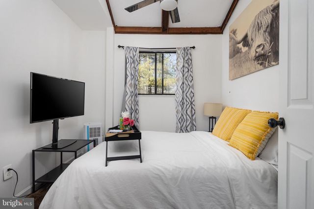 1616 MOUNTAIN RD, Haymarket, VA 20169