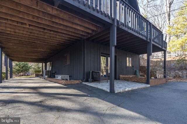 1616 MOUNTAIN RD, Haymarket, VA 20169