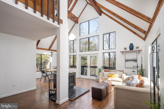 1616 MOUNTAIN RD, Haymarket, VA 20169