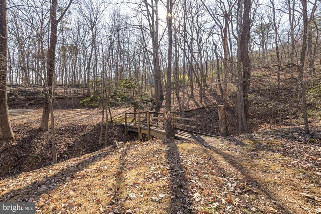 1616 MOUNTAIN RD, Haymarket, VA 20169