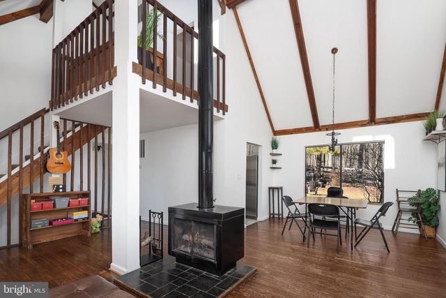 1616 MOUNTAIN RD, Haymarket, VA 20169