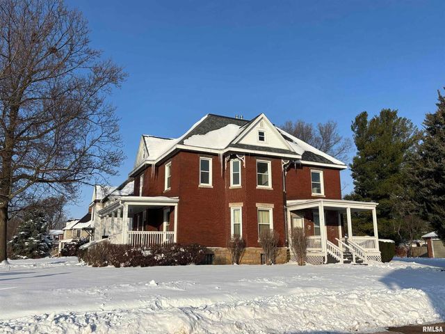 802 4TH Street W, Sterling, IL 61081