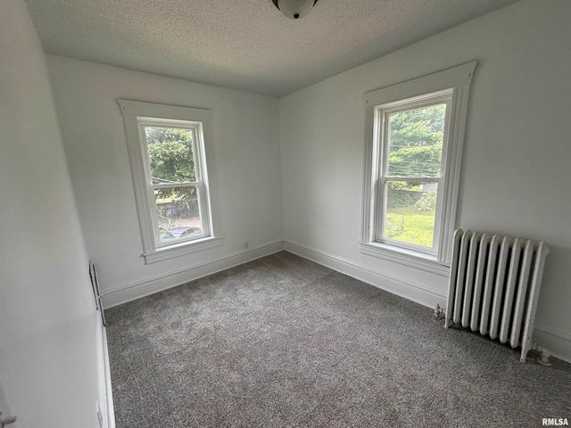 802 4TH Street W, Sterling, IL 61081