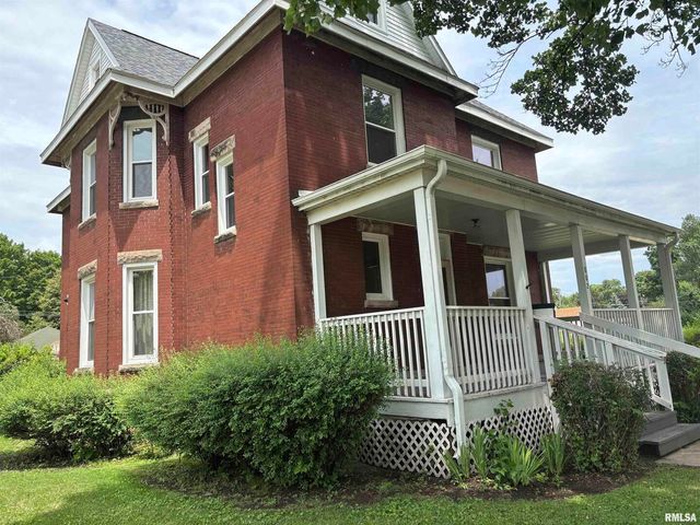 802 4TH Street W, Sterling, IL 61081