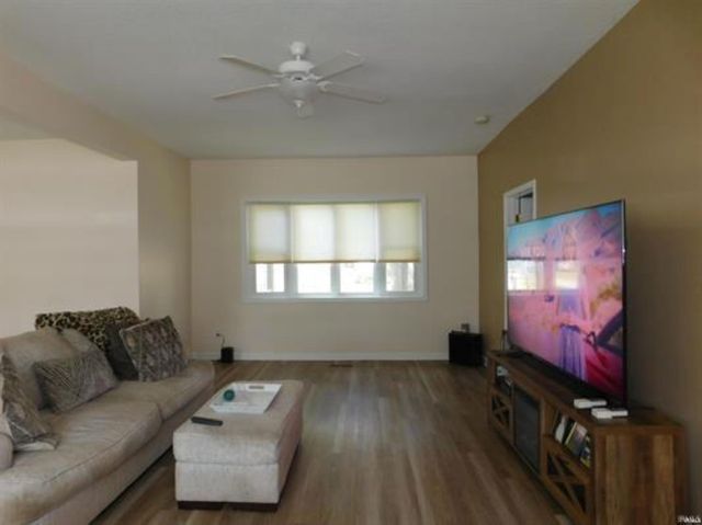 701 N Cherry Street, Hartford City, IN 47348