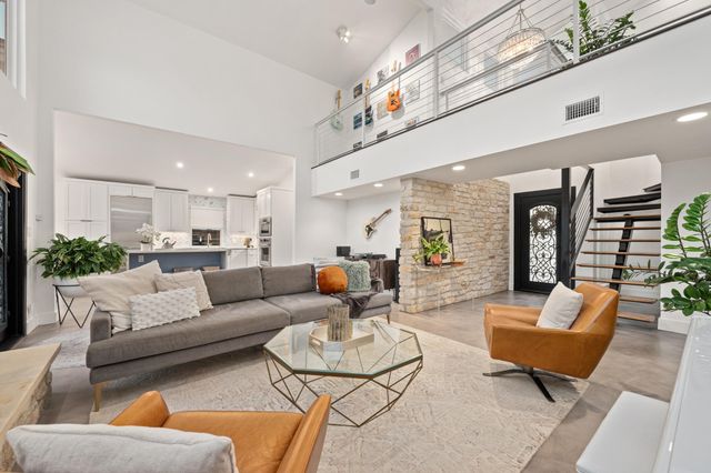 1813 Crooked LN, Austin, TX 78741