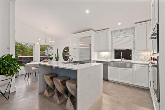 1813 Crooked LN, Austin, TX 78741