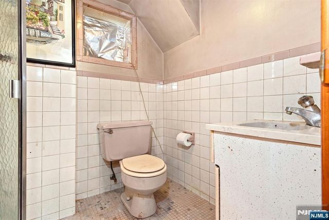 185 Floyd Street, Belleville, NJ 07109