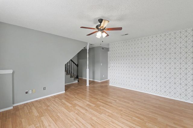 2917 S West Pkwy, Wichita, KS 67210