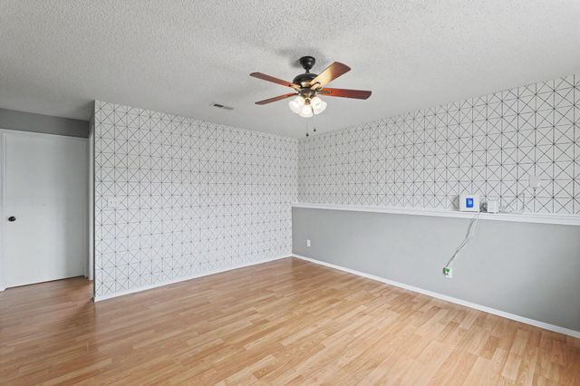 2917 S West Pkwy, Wichita, KS 67210