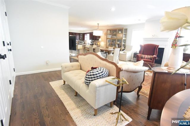 23 Leary Lane 2nd floor, Edgewater, NJ 07020