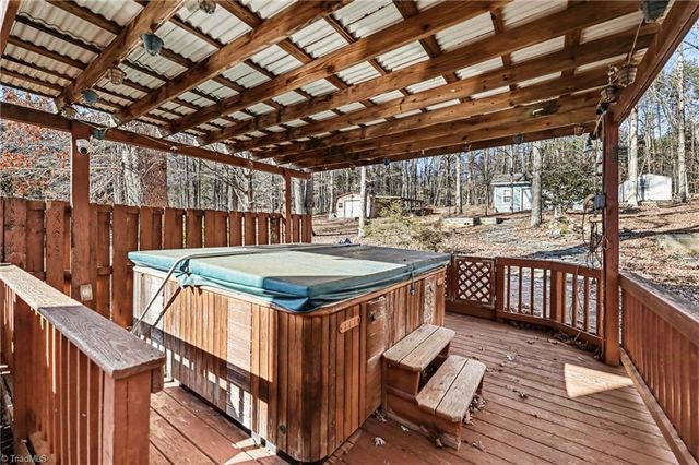 157 Leeds Lane, King, NC 27021