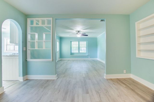 1214 W James Avenue, Enid, OK 73703