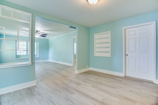 1214 W James Avenue, Enid, OK 73703