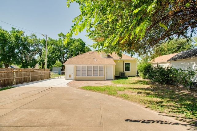 1214 W James Avenue, Enid, OK 73703